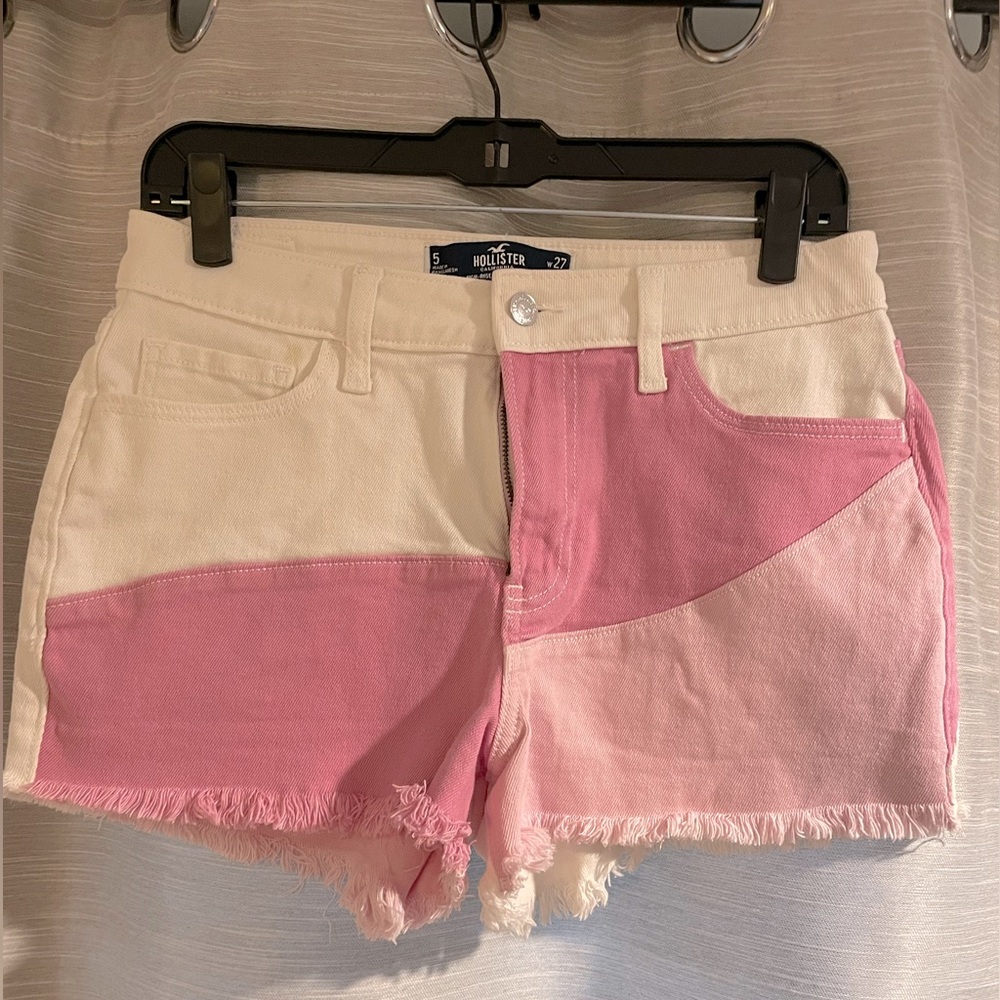 Hollister Women's Pink and Cream Shorts